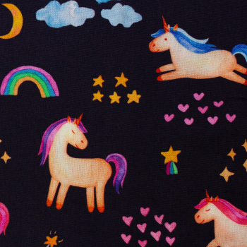 Baumwoll Webware Tom mit Einhörnern, Regenbogen, Herzen + Sterne auf schwarz