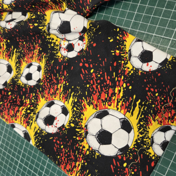 kurze Hose / Bermuda mit Fussball - Gr. 128/ 134
