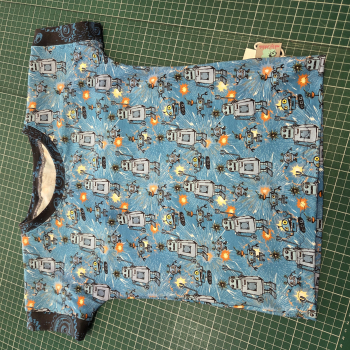 T-Shirt Gr. 128/134 mit Roboter