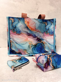 Oxford Flowing Bloom by Sarah Mariam - Outdoorstoff Liquid/ Marmor-Design in blau - rosa