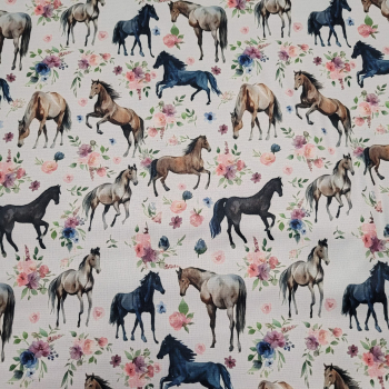 Alpenfleece Digitaldruck mit Pferden und Blüten