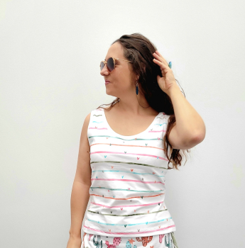 Baumwolljersey Cactus Cuties by Hip Som Hap mit kleinen Herzen und Streifen auf weiß