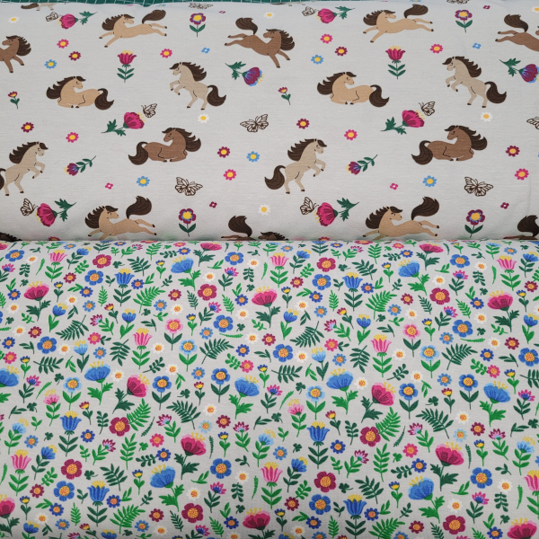 Baumwolljersey Pferde und Blüten