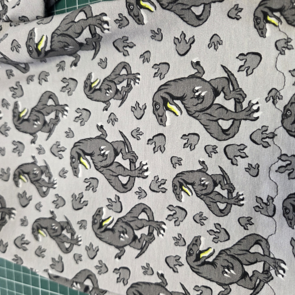 kurze Hose / Bermuda mit Dinos - Gr. 128/ 134
