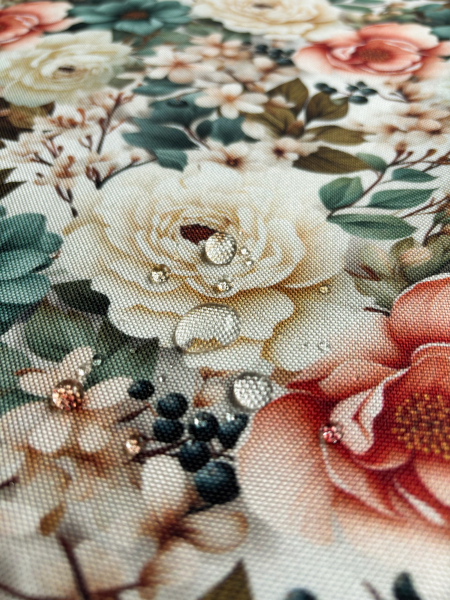 Oxford Flowing Bloom by Sarah Mariam - Outdoorstoff mit Blüten in
