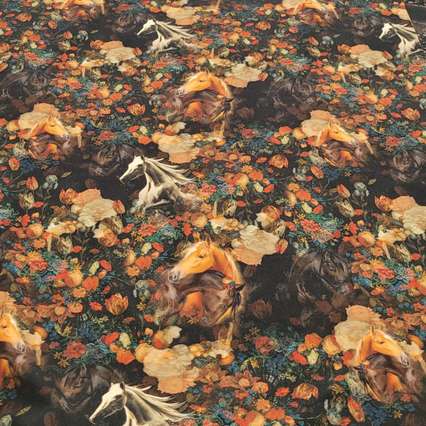 French Terry mit Pferden und Blüten