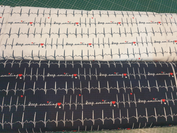 Baumwolljersey Keep Smiling - EKG - Herzen weiß