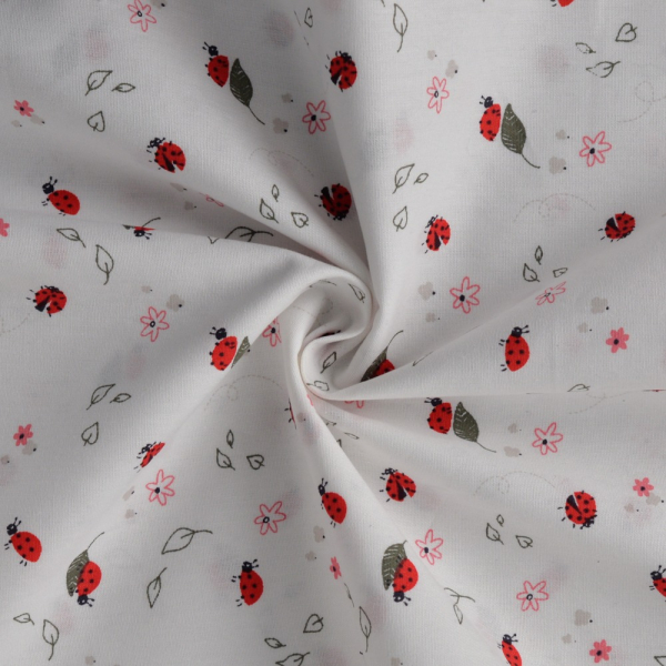 Baumwoll Popeline mit kleinen Marienkäfern + Glückskäfern und kleinen Blättern auf weiß