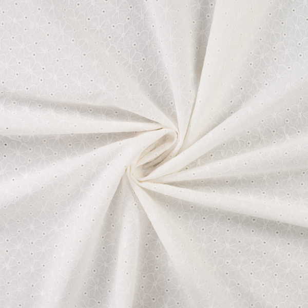 Baumwoll - Webware - Embroidery - Lochstickerei mit Blüten und Bogenkante in weiß