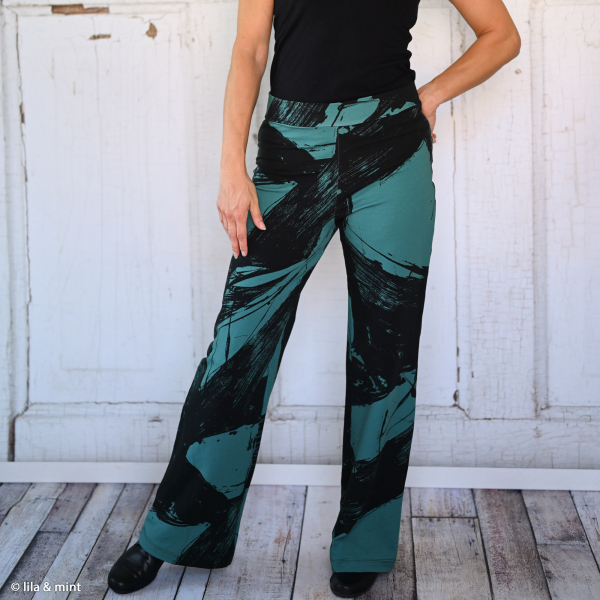 French Terry Eddy the Crab by Thorsten Berger - Kombistoff mit großem Muster auf grün